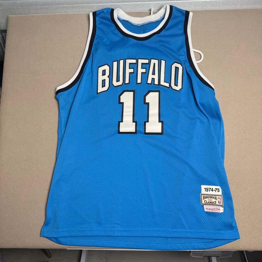 Mitchell & Ness Bob McAdoo #11 Buffalo Braves 1974-75 Hardwood Classics Size 54